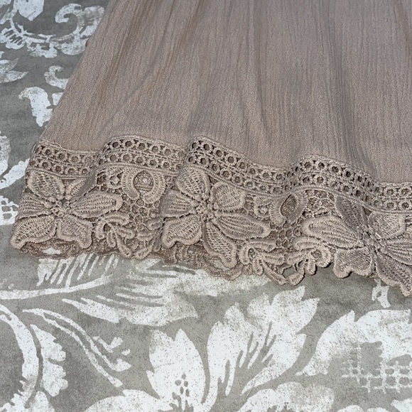 AMBIANCE TOP, TAUPE COLOR🤎,SIZE SMALL - Picture 3 of 6